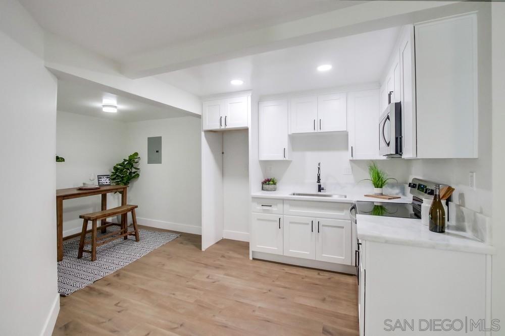 3003 Reynard Way