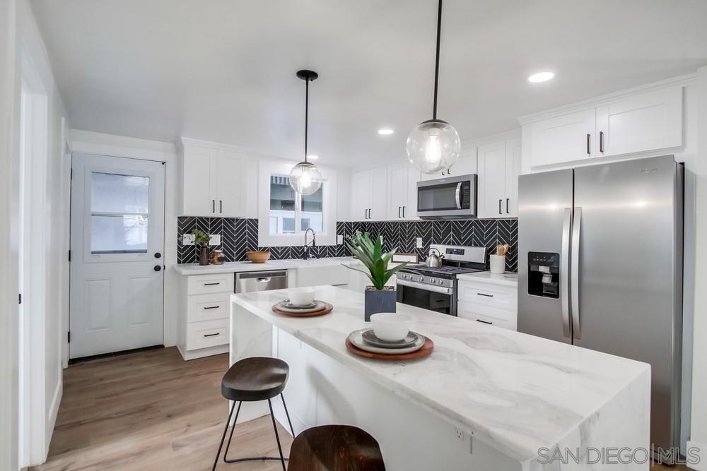 3003 Reynard Way