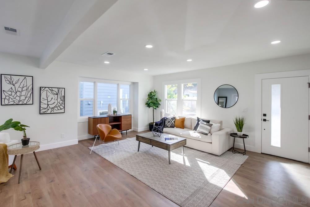 3003 Reynard Way