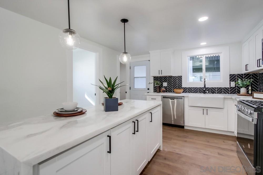 3003 Reynard Way