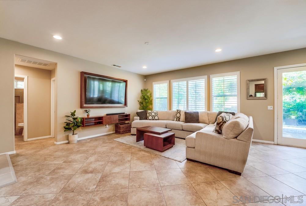 1483 Blairwood Ave.