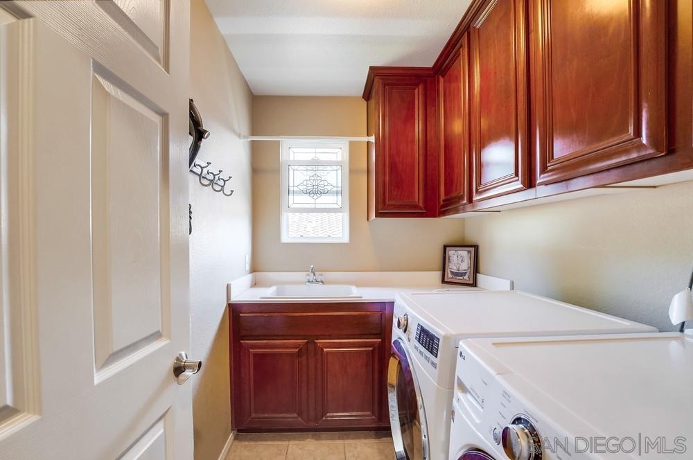 1483 Blairwood Ave.