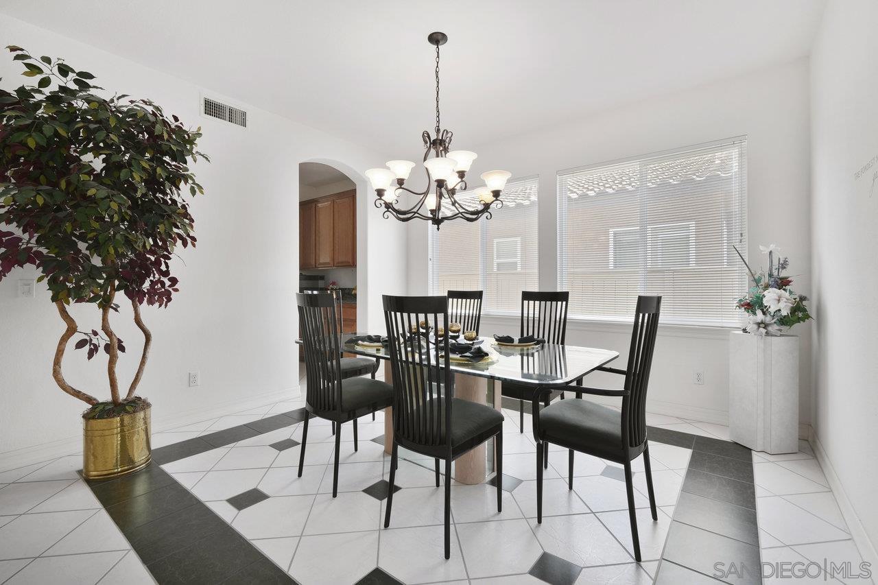 1215 Newcastle Ct
