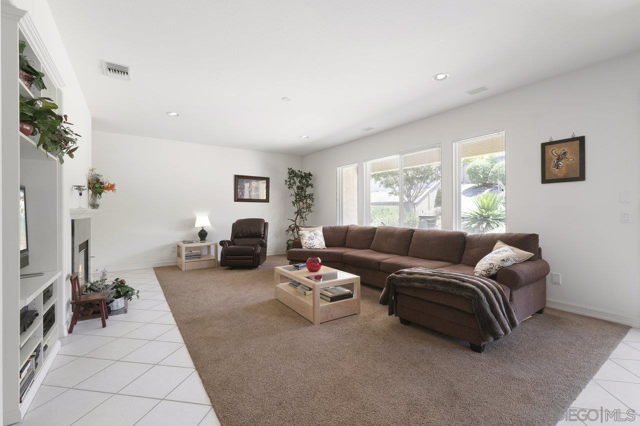 1215 Newcastle Ct
