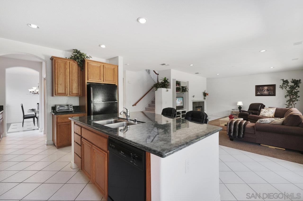 1215 Newcastle Ct