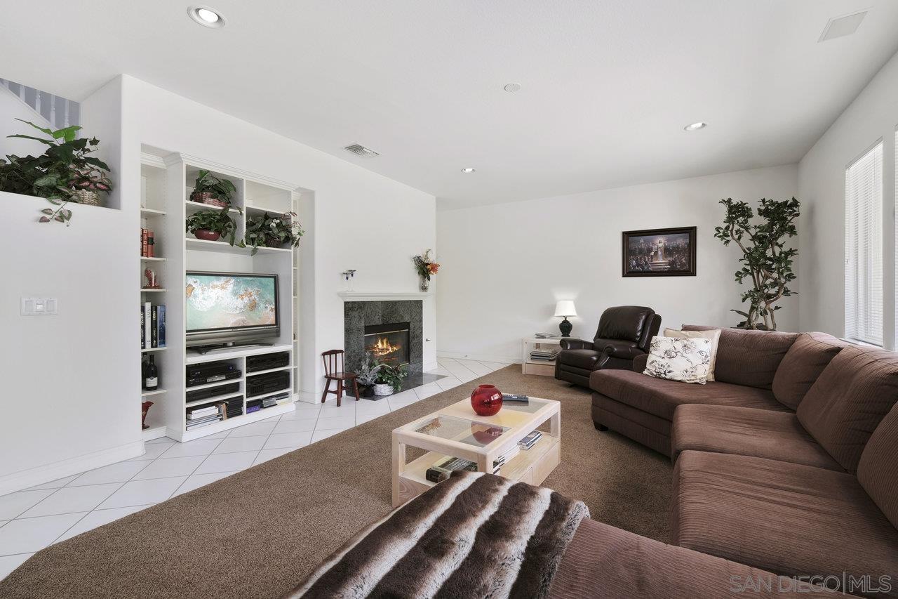 1215 Newcastle Ct