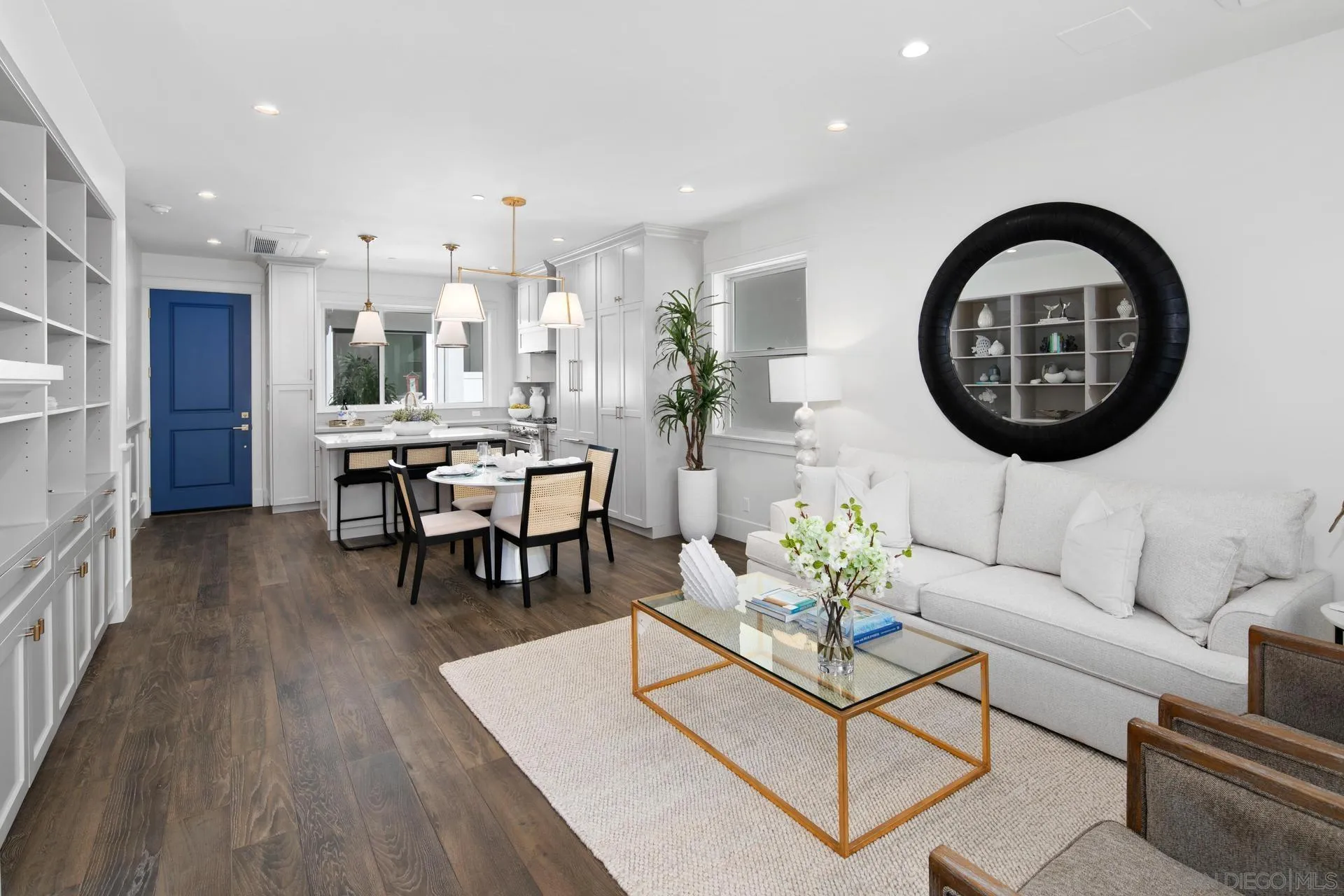 556 G Ave