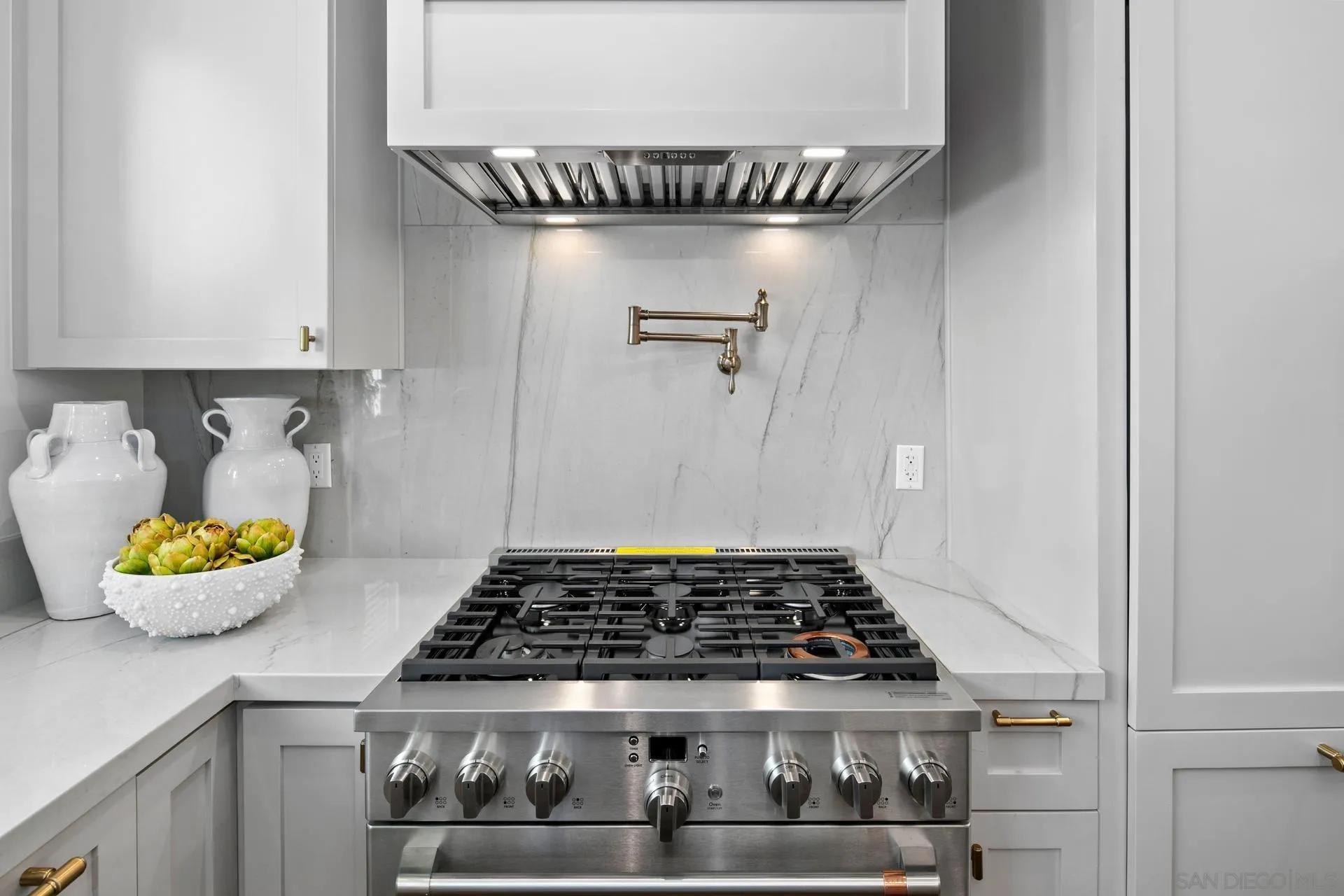556 G Ave