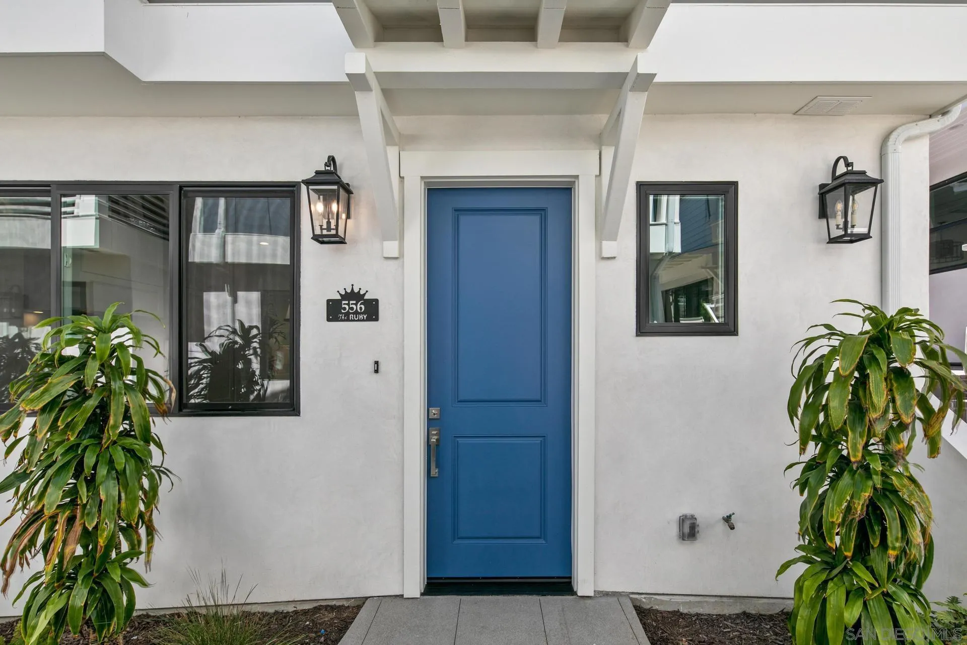 556 G Ave