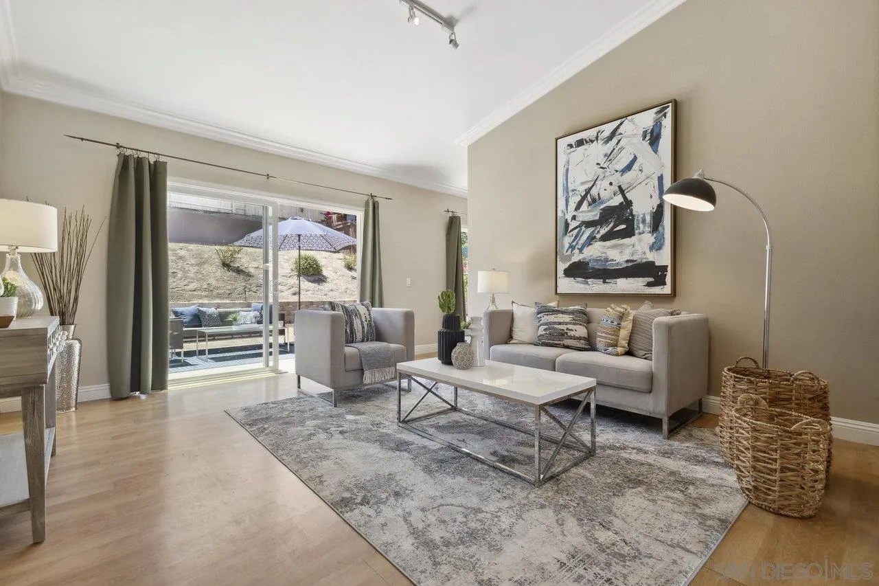 304 Avenida De Los Claveles