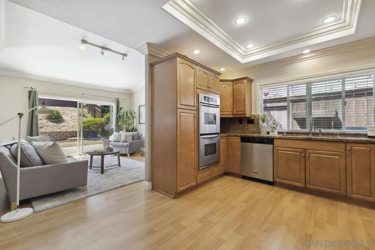 304 Avenida De Los Claveles