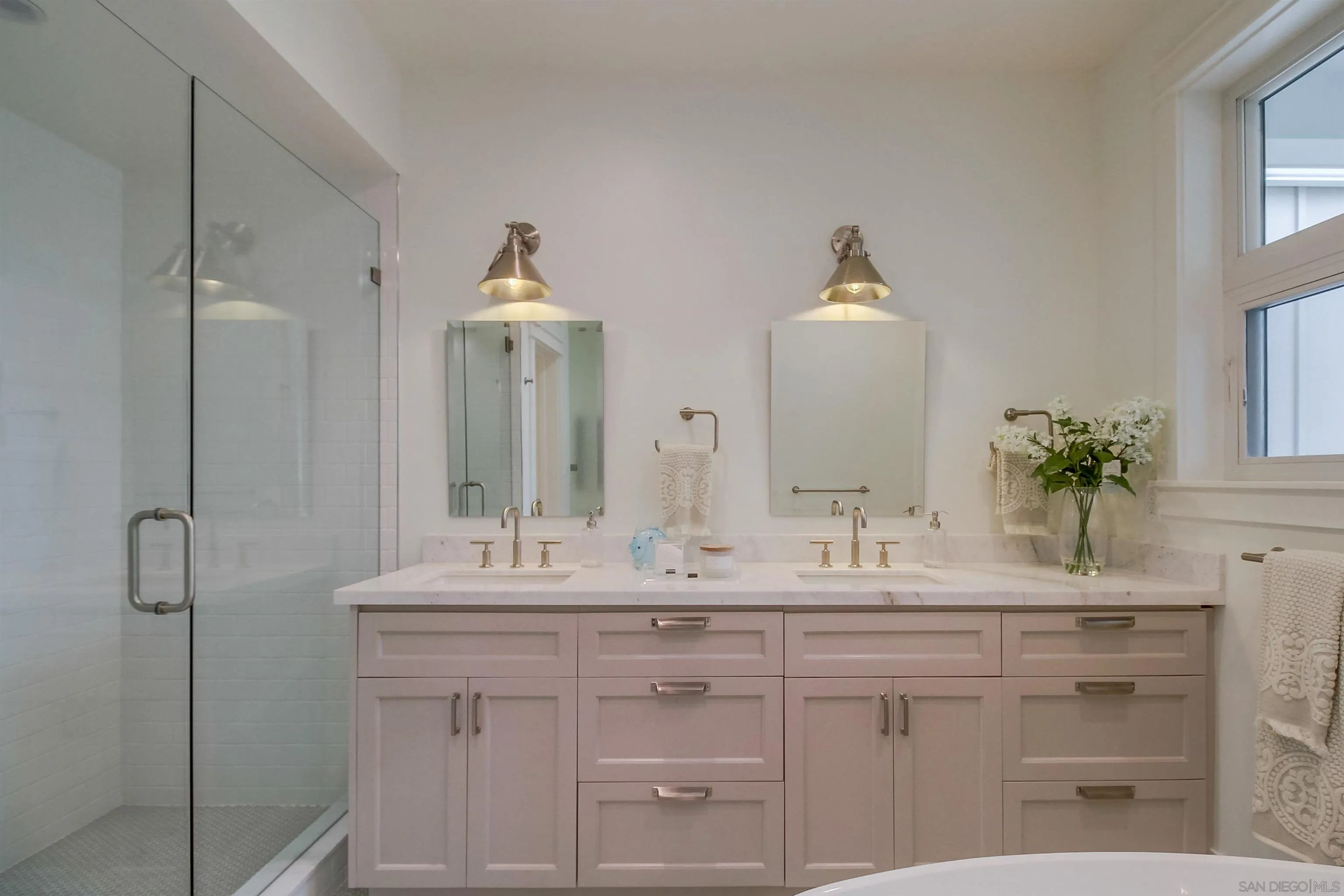 823 9th St
