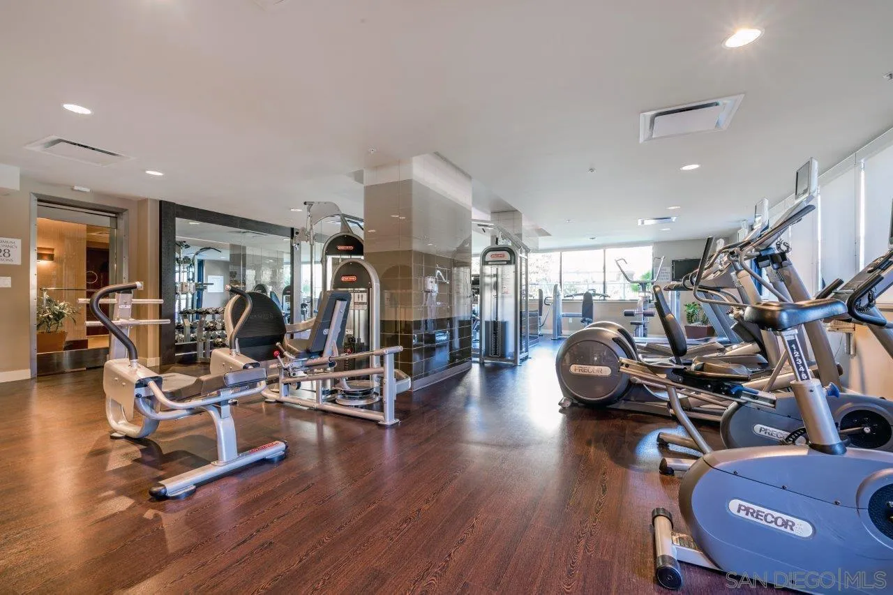 1325 Pacific Hwy # 110