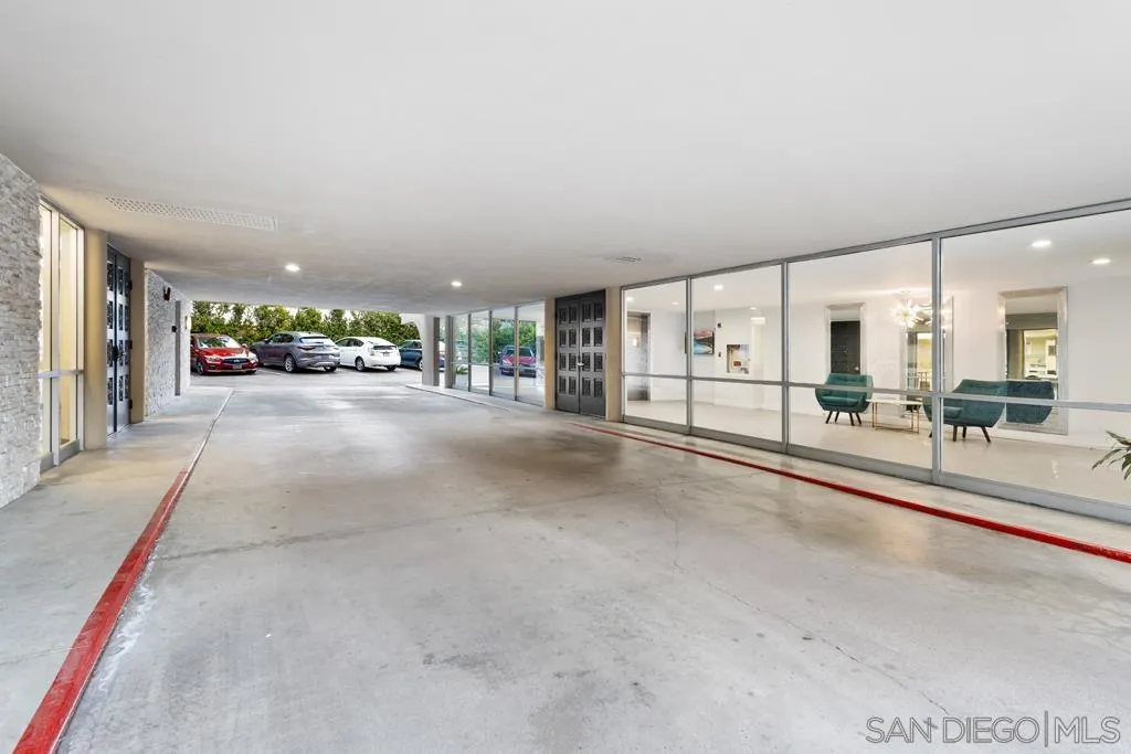 2510 Torrey Pines Road # 403