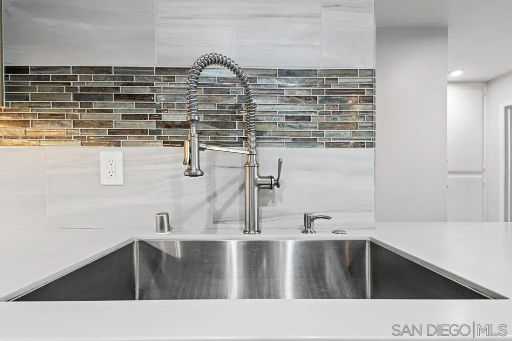2510 Torrey Pines Road # 403