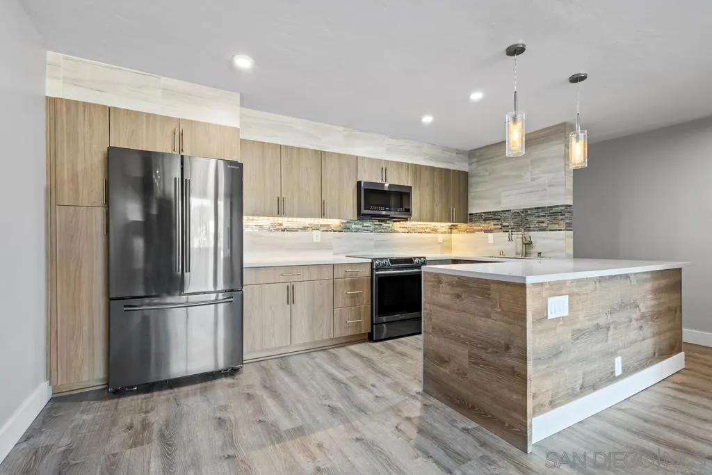 2510 Torrey Pines Road # 403
