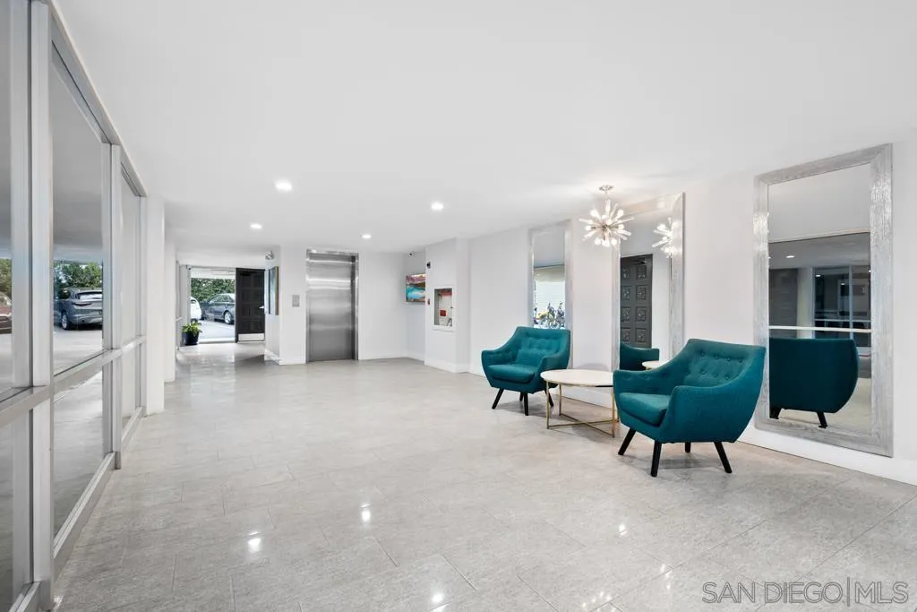 2510 Torrey Pines Road # 403