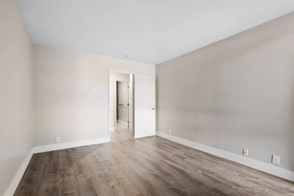 2510 Torrey Pines Road # 403