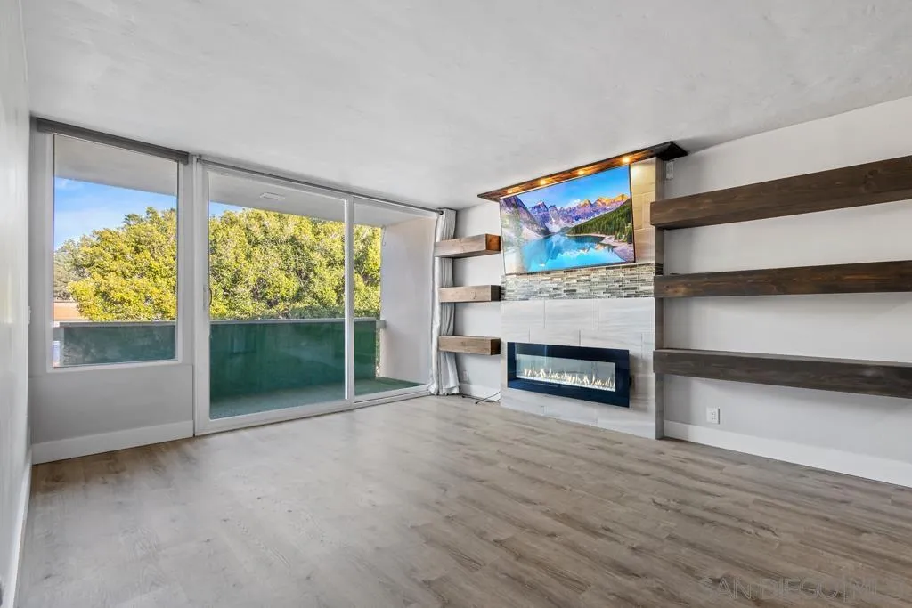 2510 Torrey Pines Road # 403