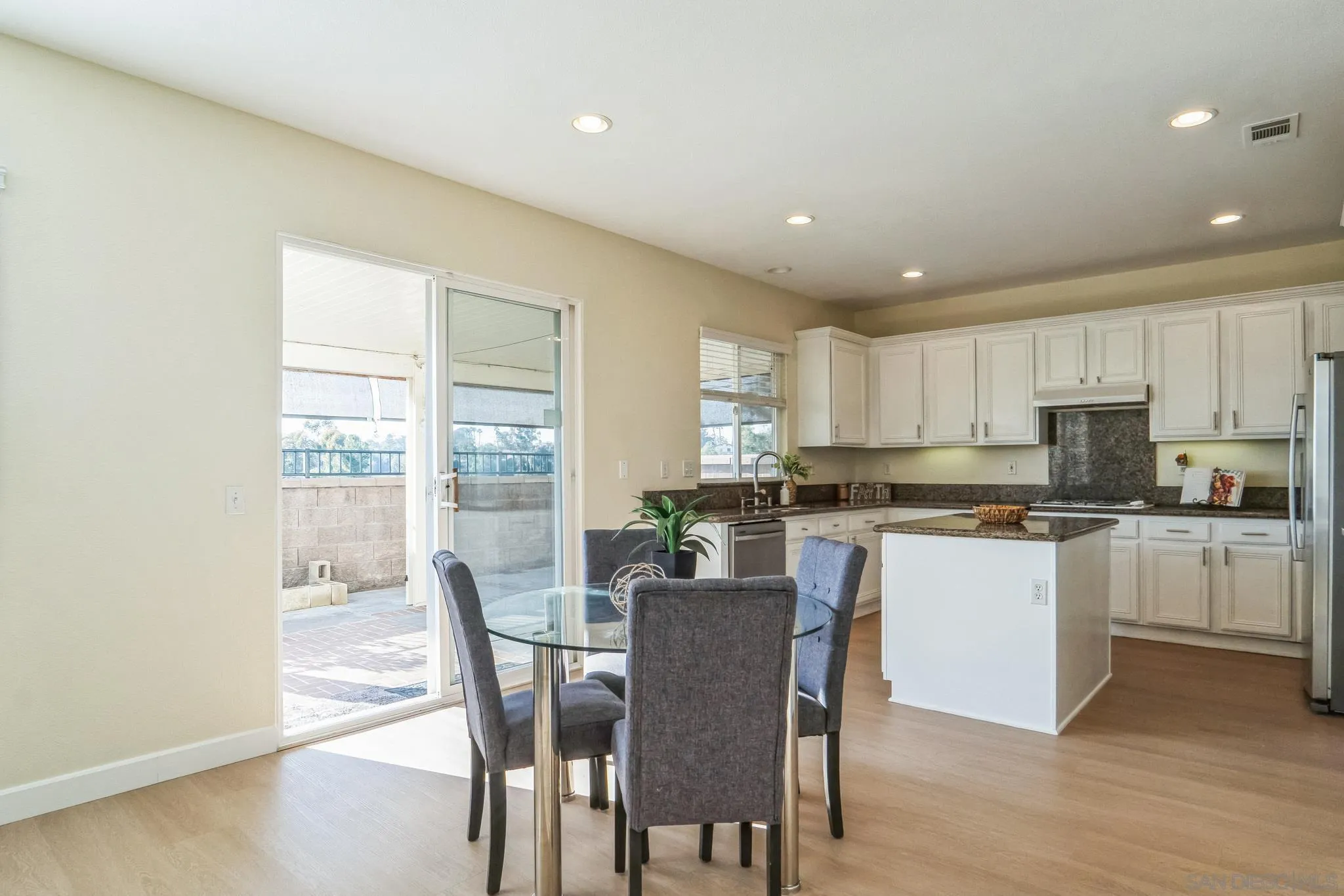 1064 Strawberry Valley Dr