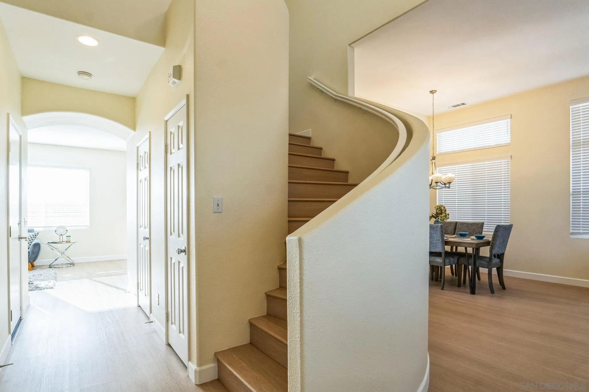 1064 Strawberry Valley Dr