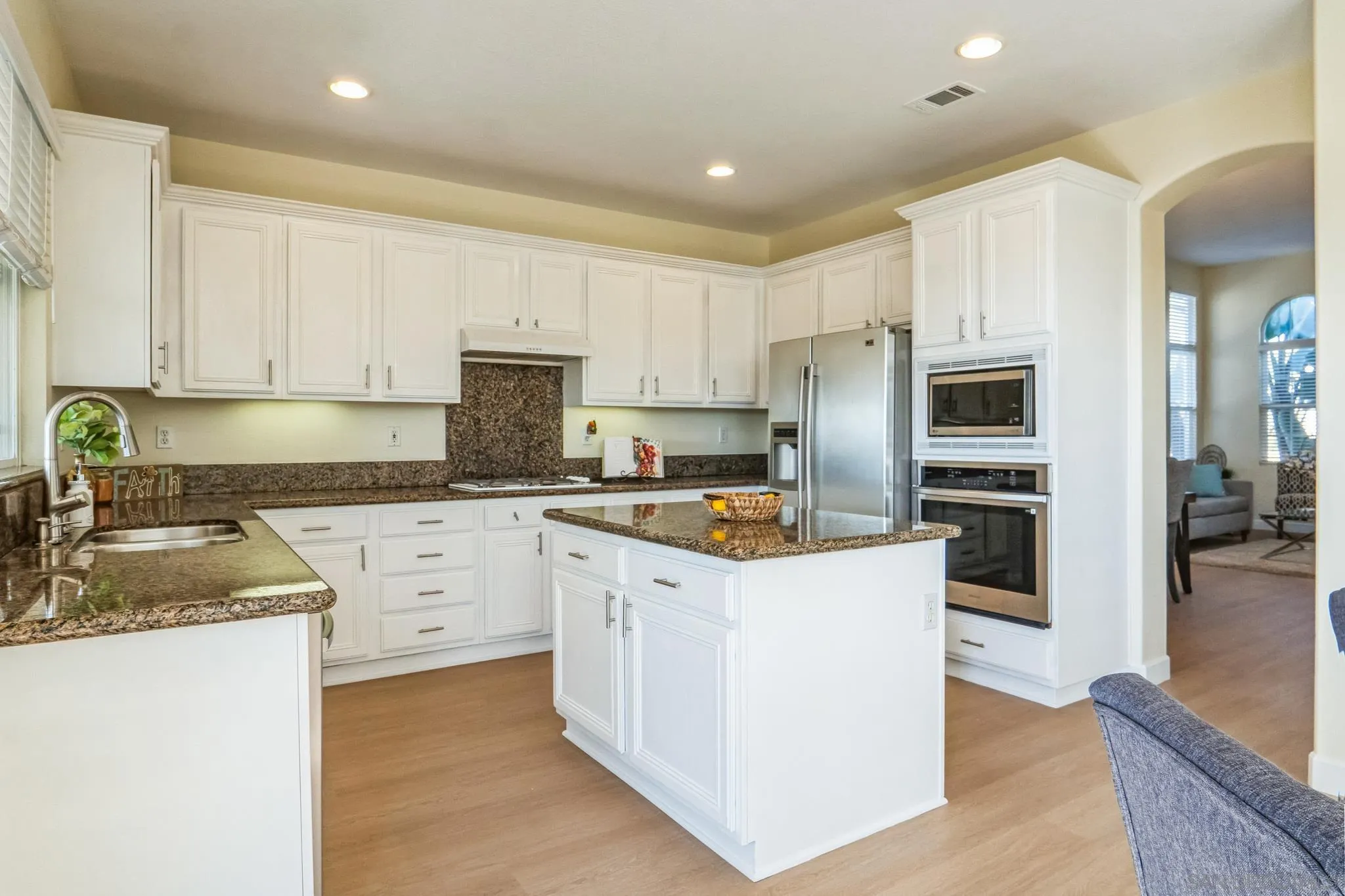 1064 Strawberry Valley Dr
