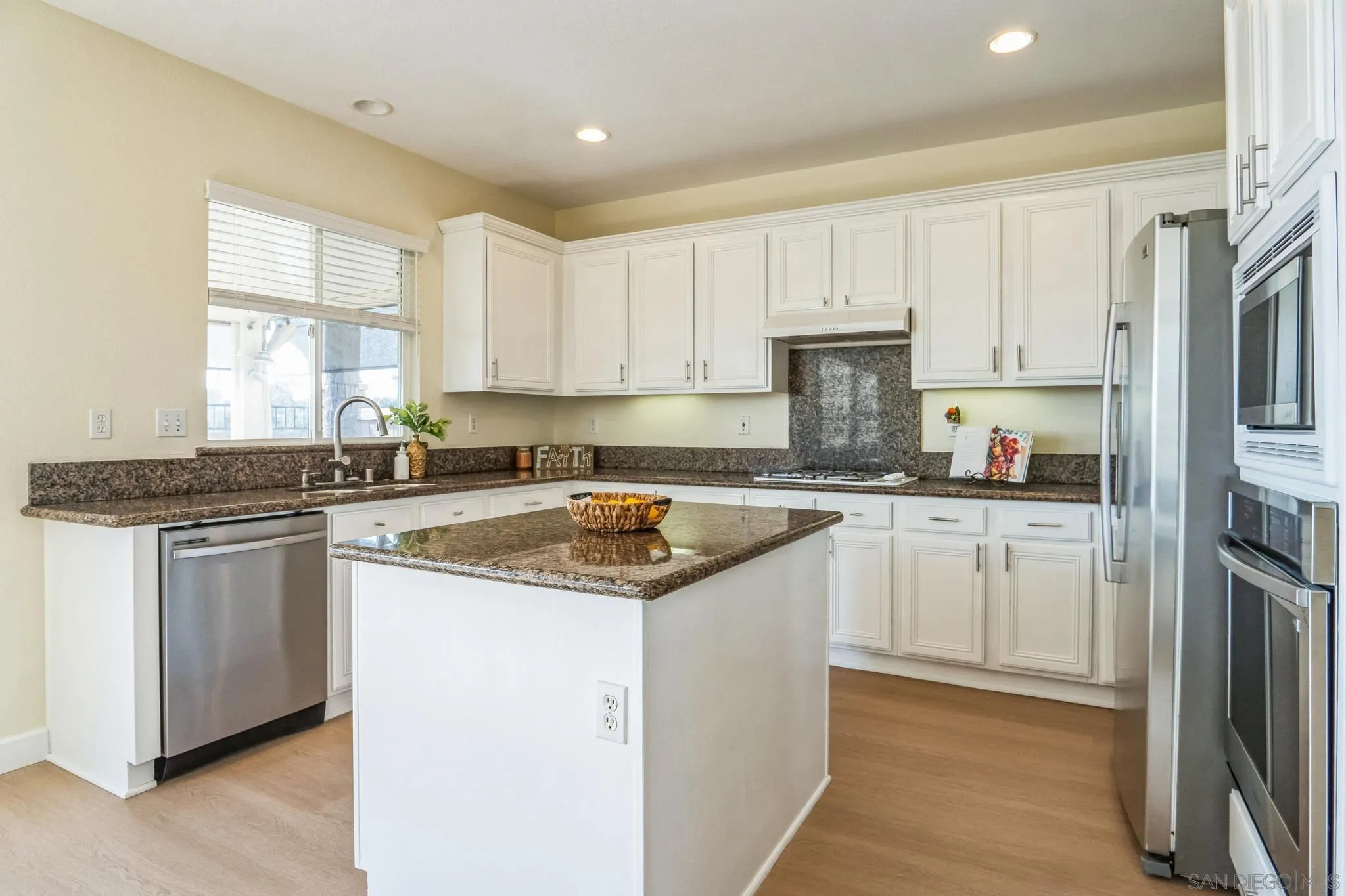 1064 Strawberry Valley Dr