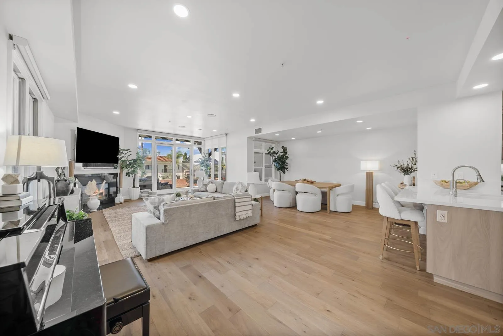 141 Orange Ave Unit 202