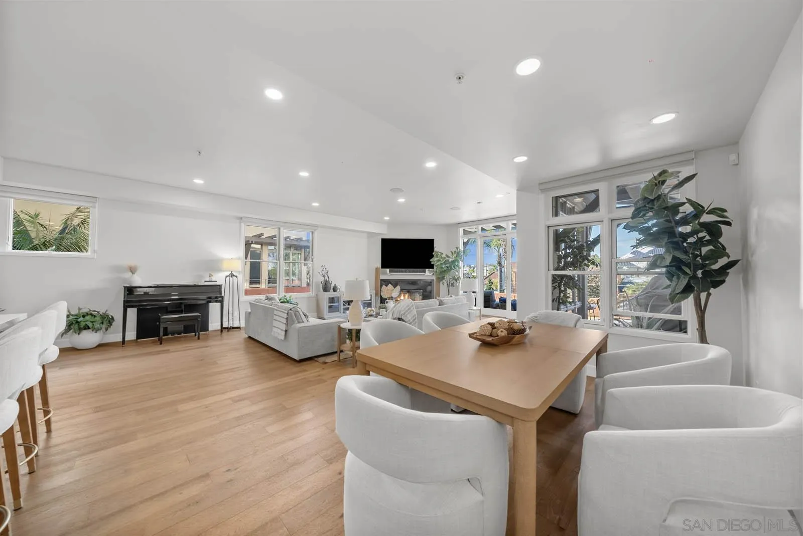 141 Orange Ave Unit 202