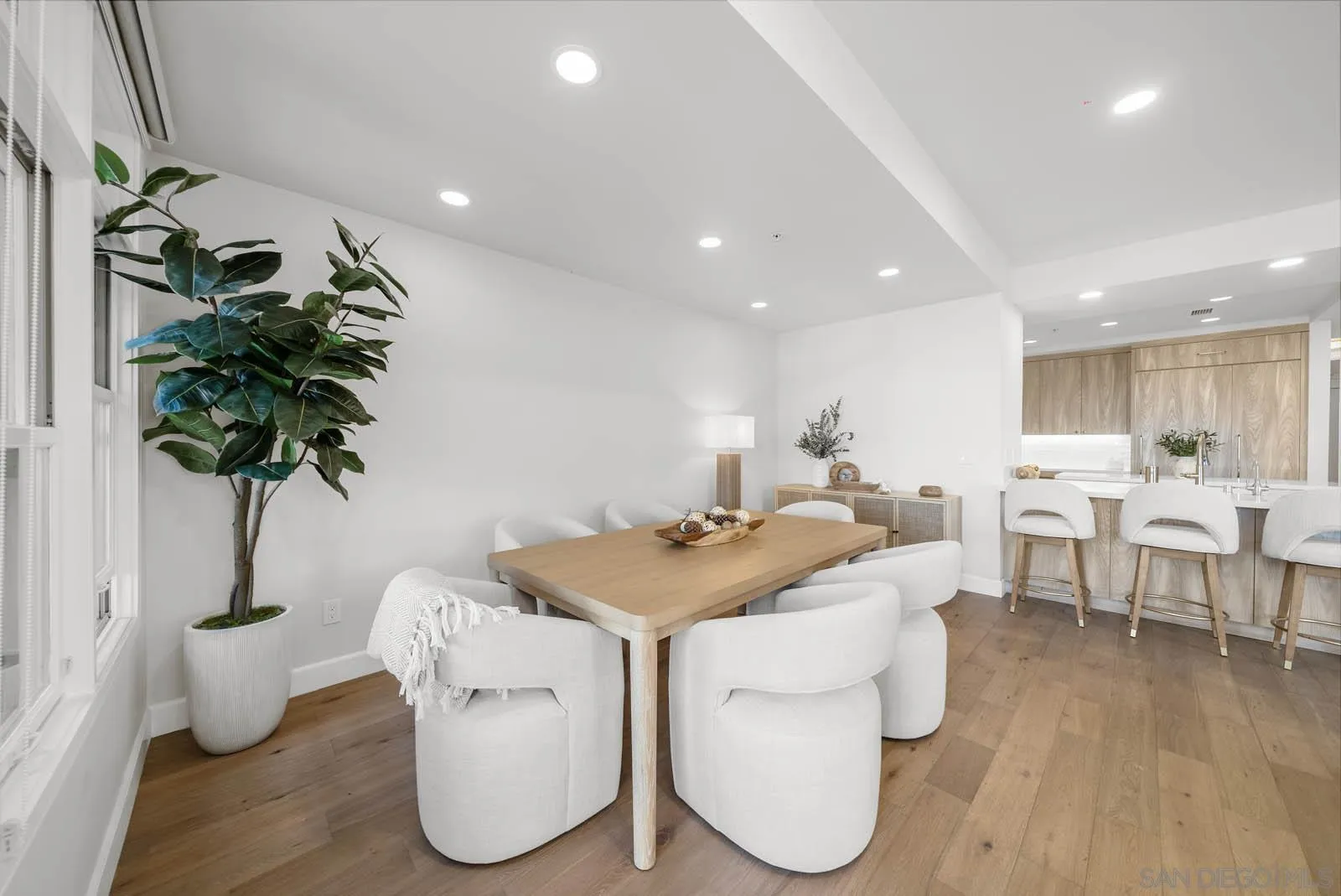 141 Orange Ave Unit 202