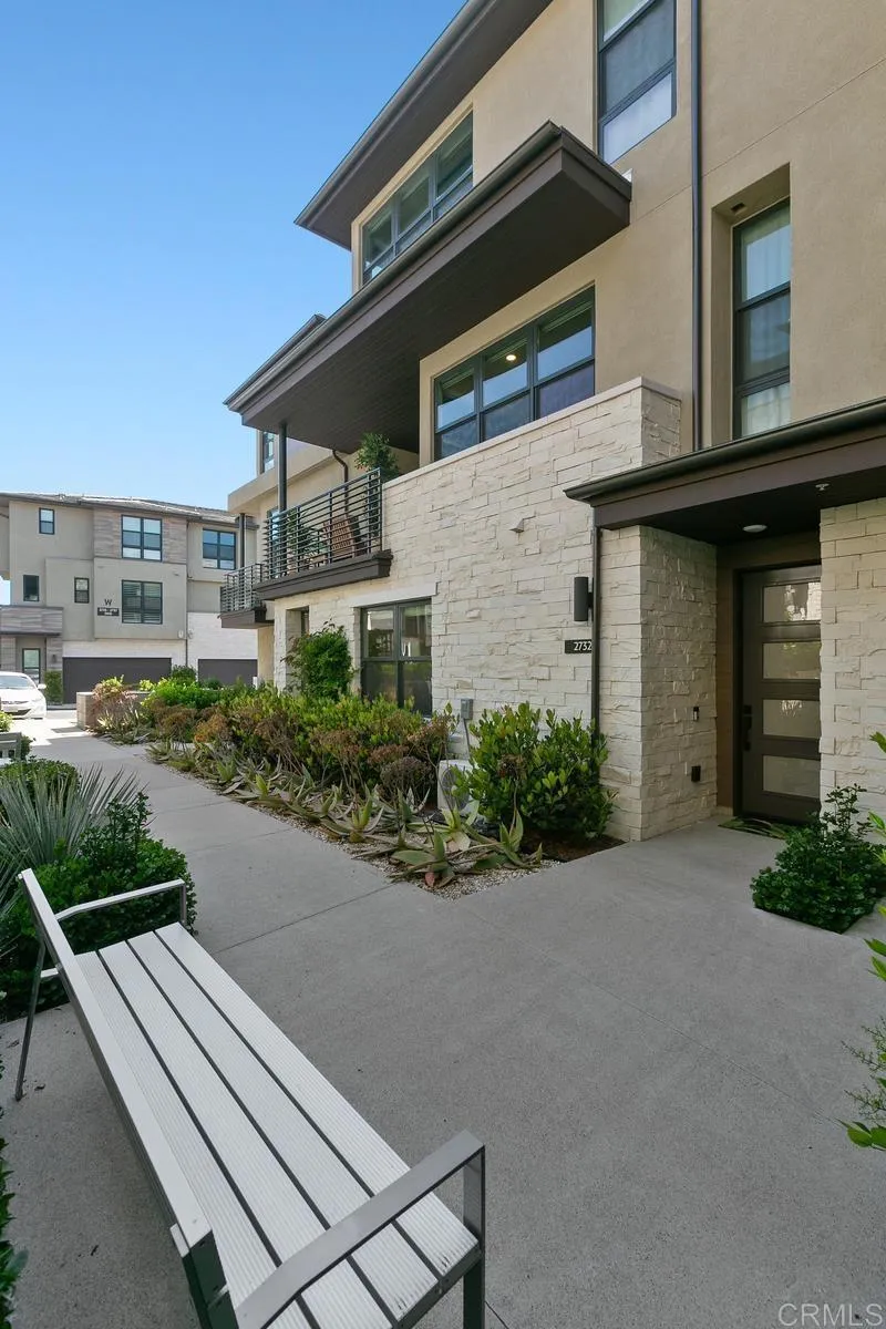 2732 Via Alta Place
