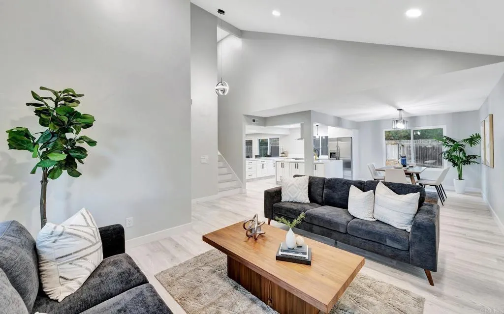 1337 Tierra Bonita Pl