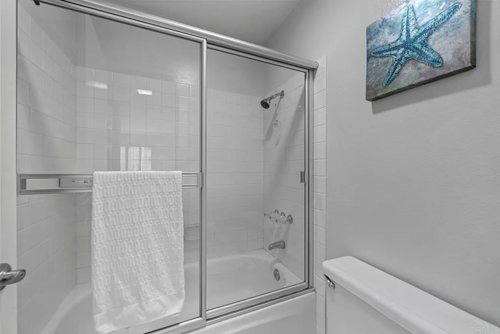 3537 Voyager Cir