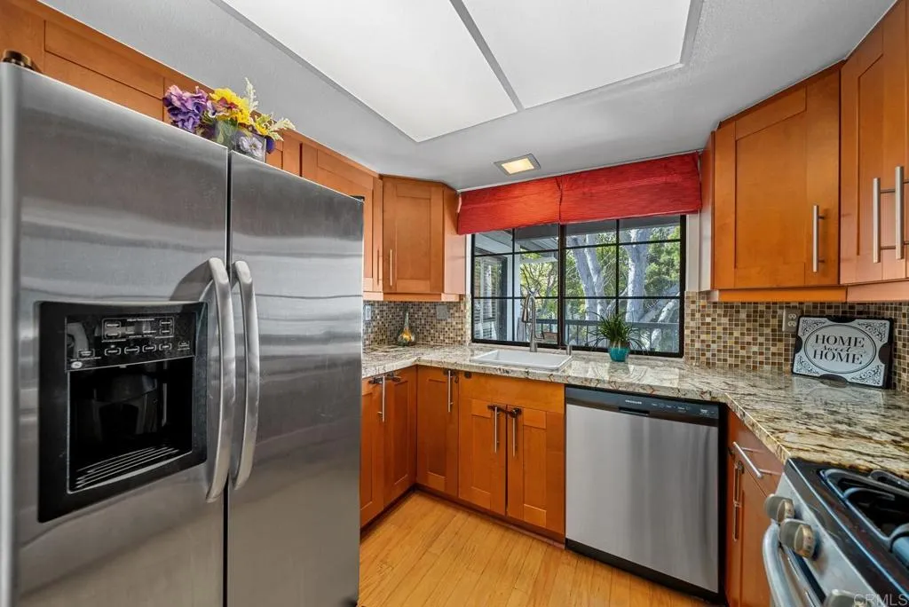 3537 Voyager Cir