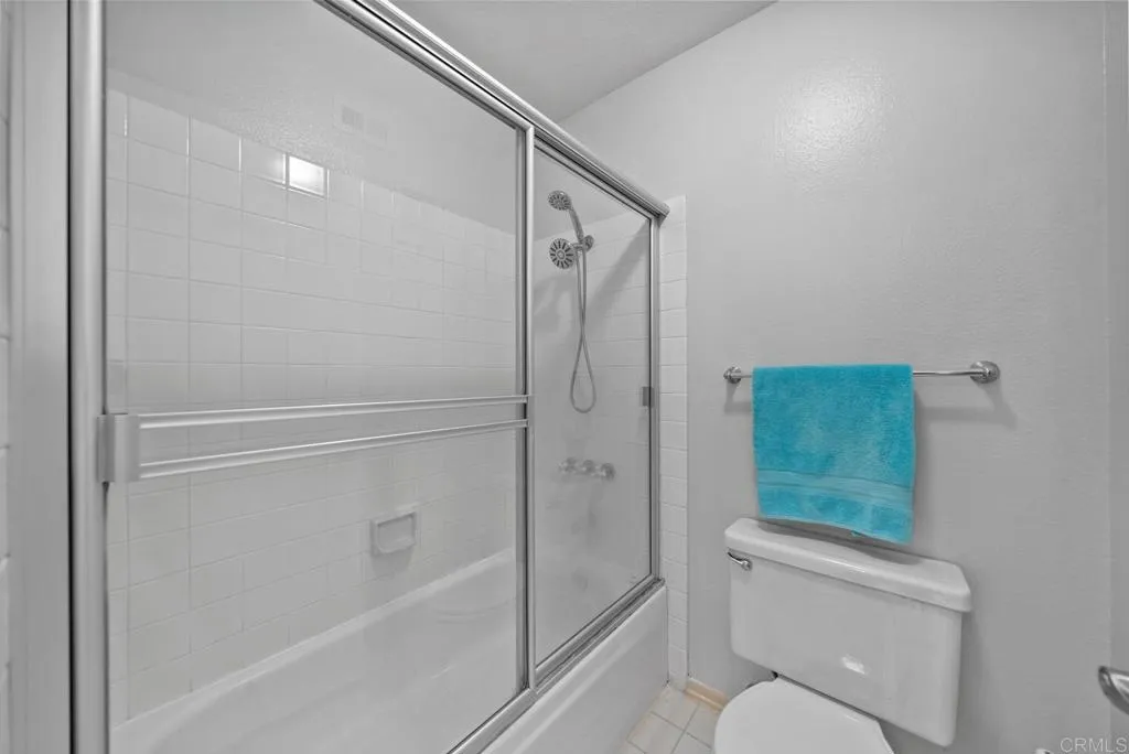 3537 Voyager Cir