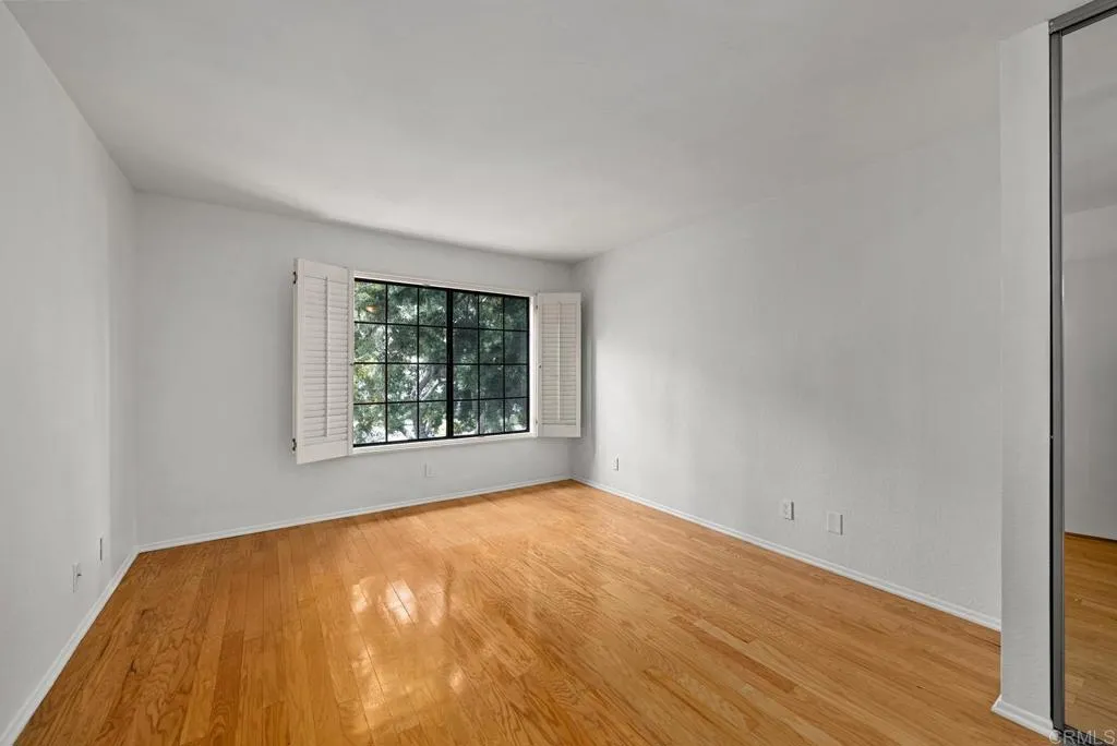 3537 Voyager Cir
