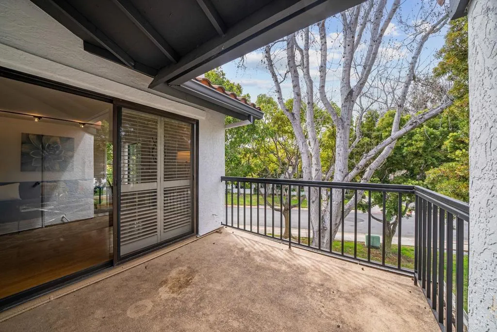 3537 Voyager Cir