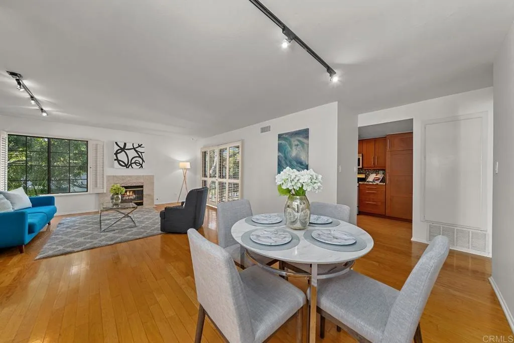 3537 Voyager Cir