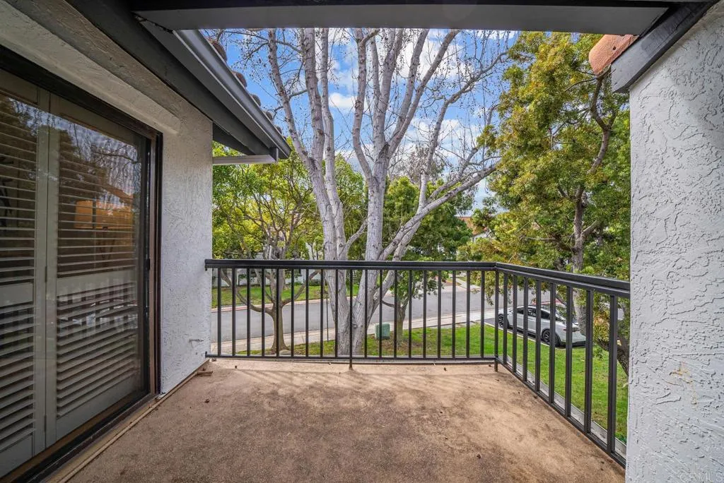 3537 Voyager Cir
