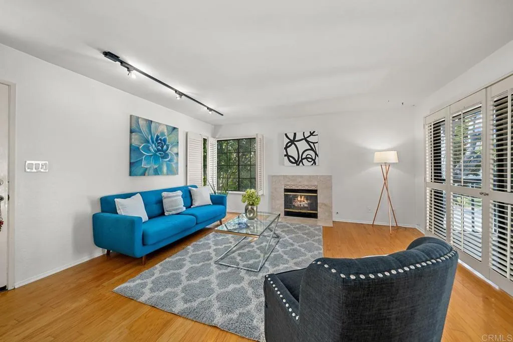 3537 Voyager Cir
