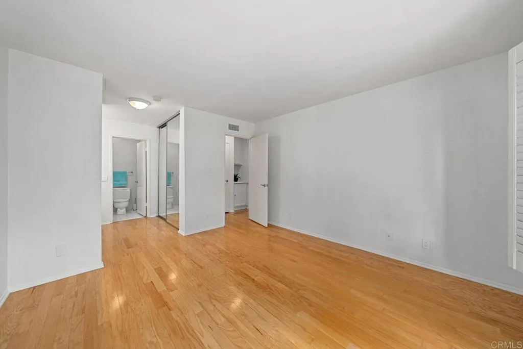 3537 Voyager Cir