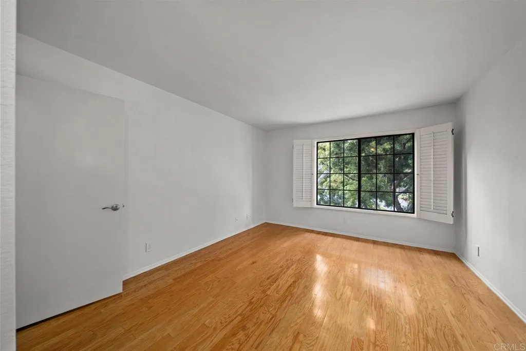 3537 Voyager Cir
