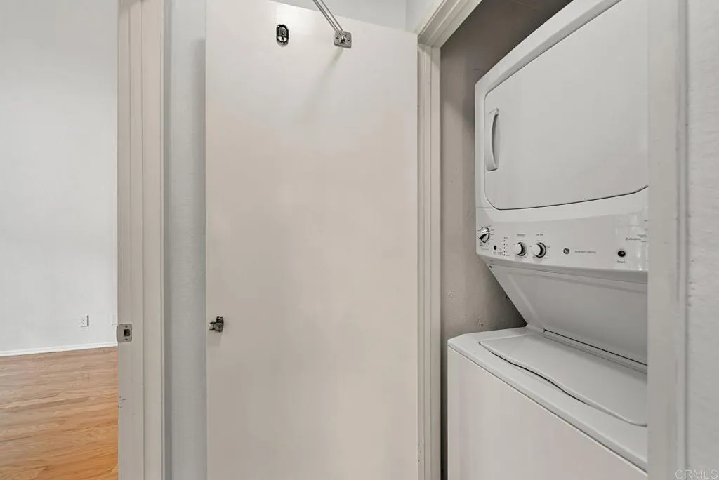 3537 Voyager Cir