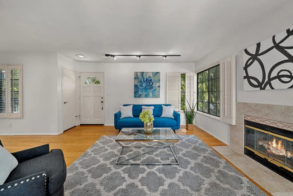 3537 Voyager Cir