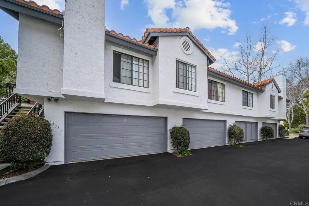 3537 Voyager Cir