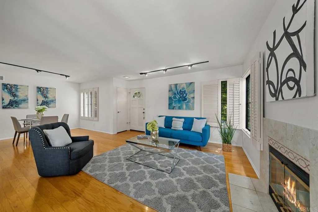 3537 Voyager Cir