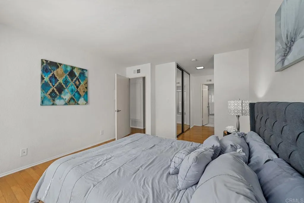 3537 Voyager Cir