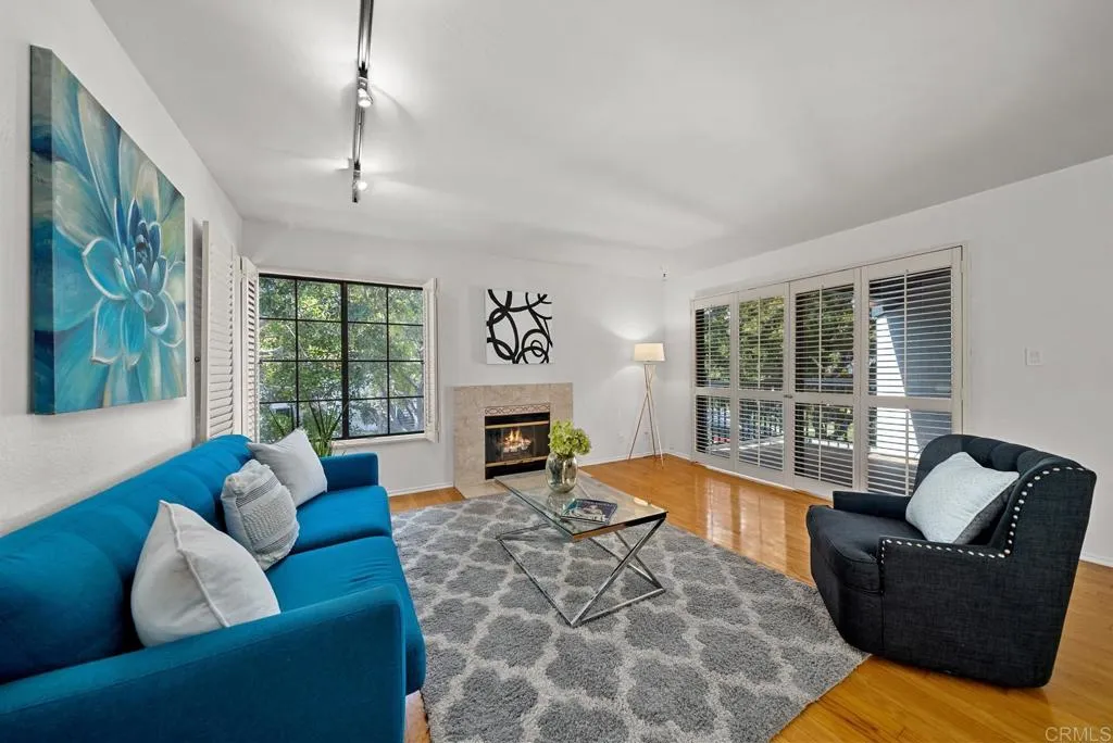 3537 Voyager Cir