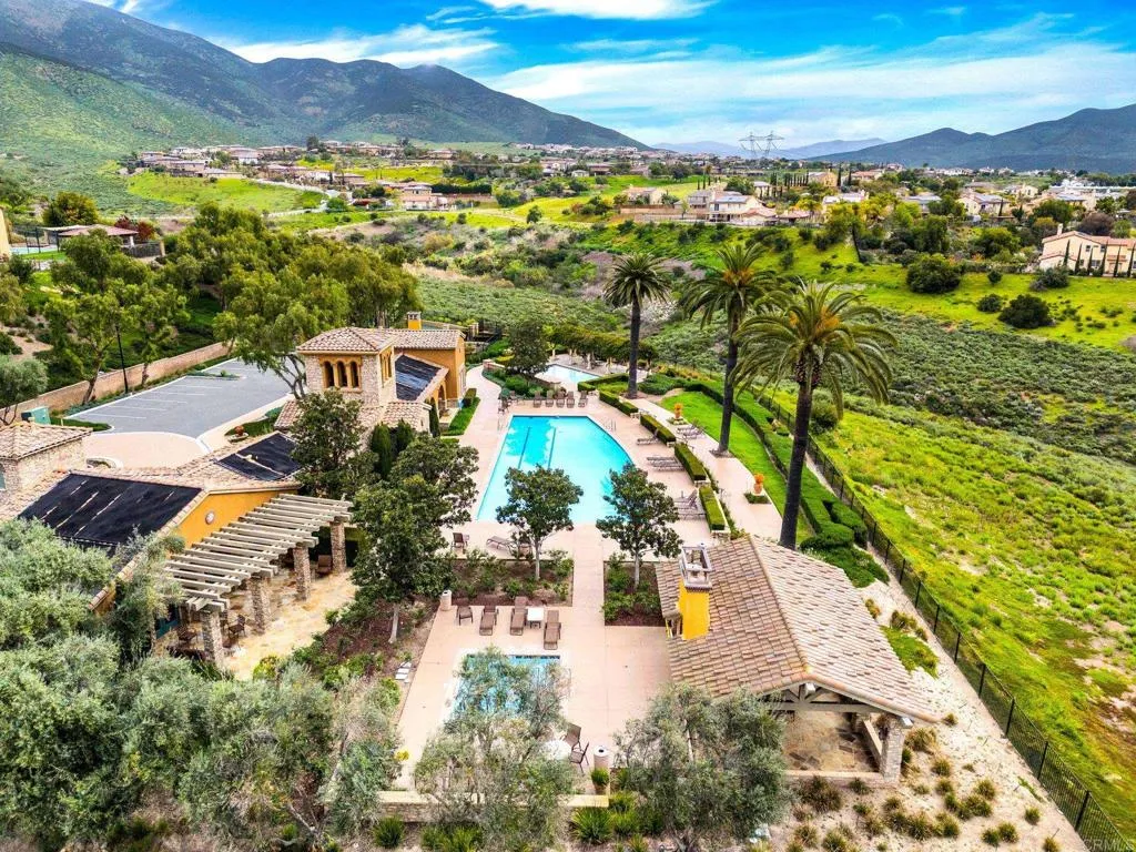 661 Coastal Hills Drive