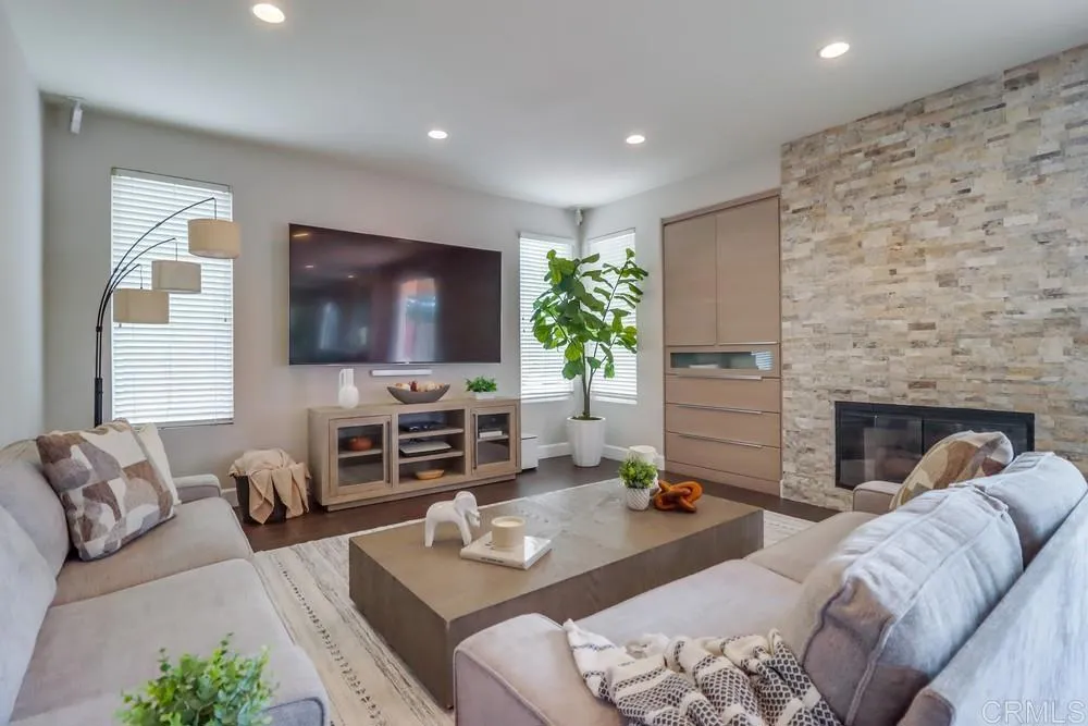 898 Padera Ct